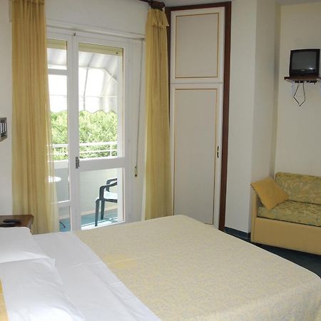 Hotel Nettuno Cattolica Exterior foto