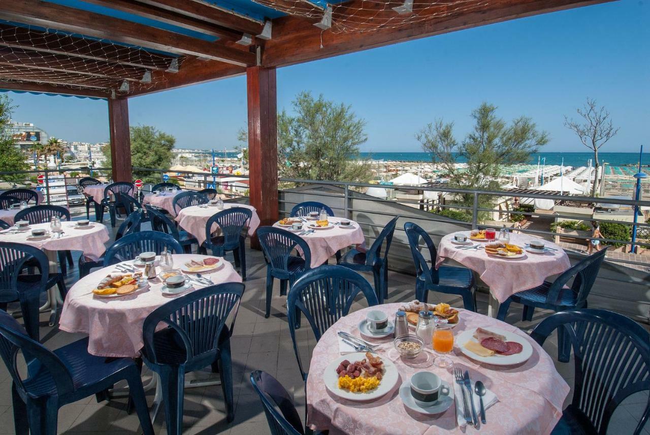 Hotel Nettuno Cattolica Exterior foto