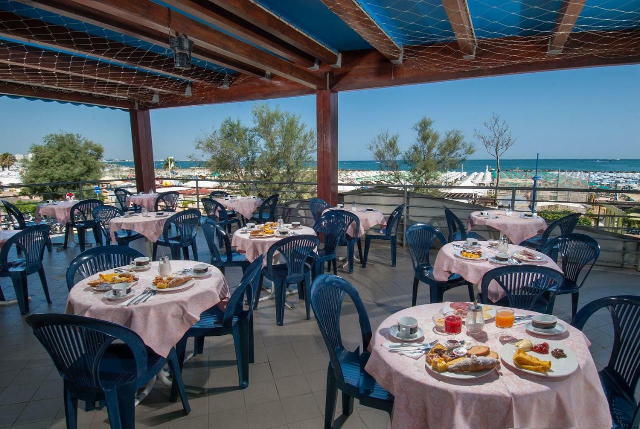 Hotel Nettuno Cattolica Exterior foto