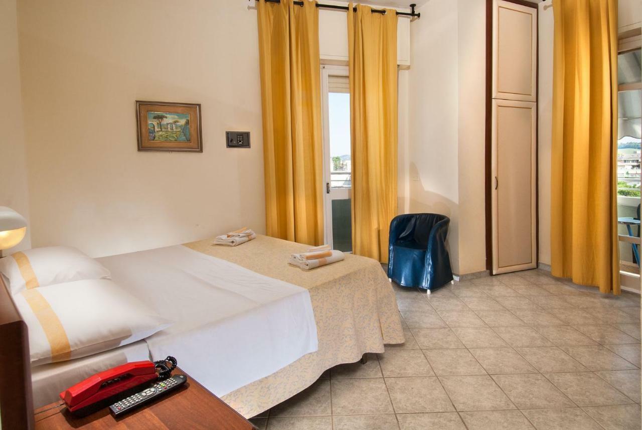 Hotel Nettuno Cattolica Exterior foto