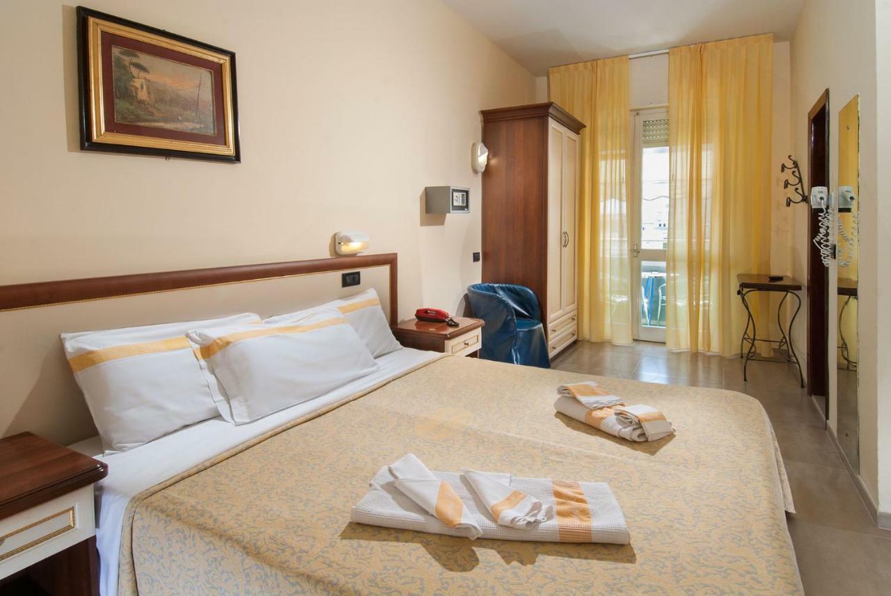Hotel Nettuno Cattolica Exterior foto
